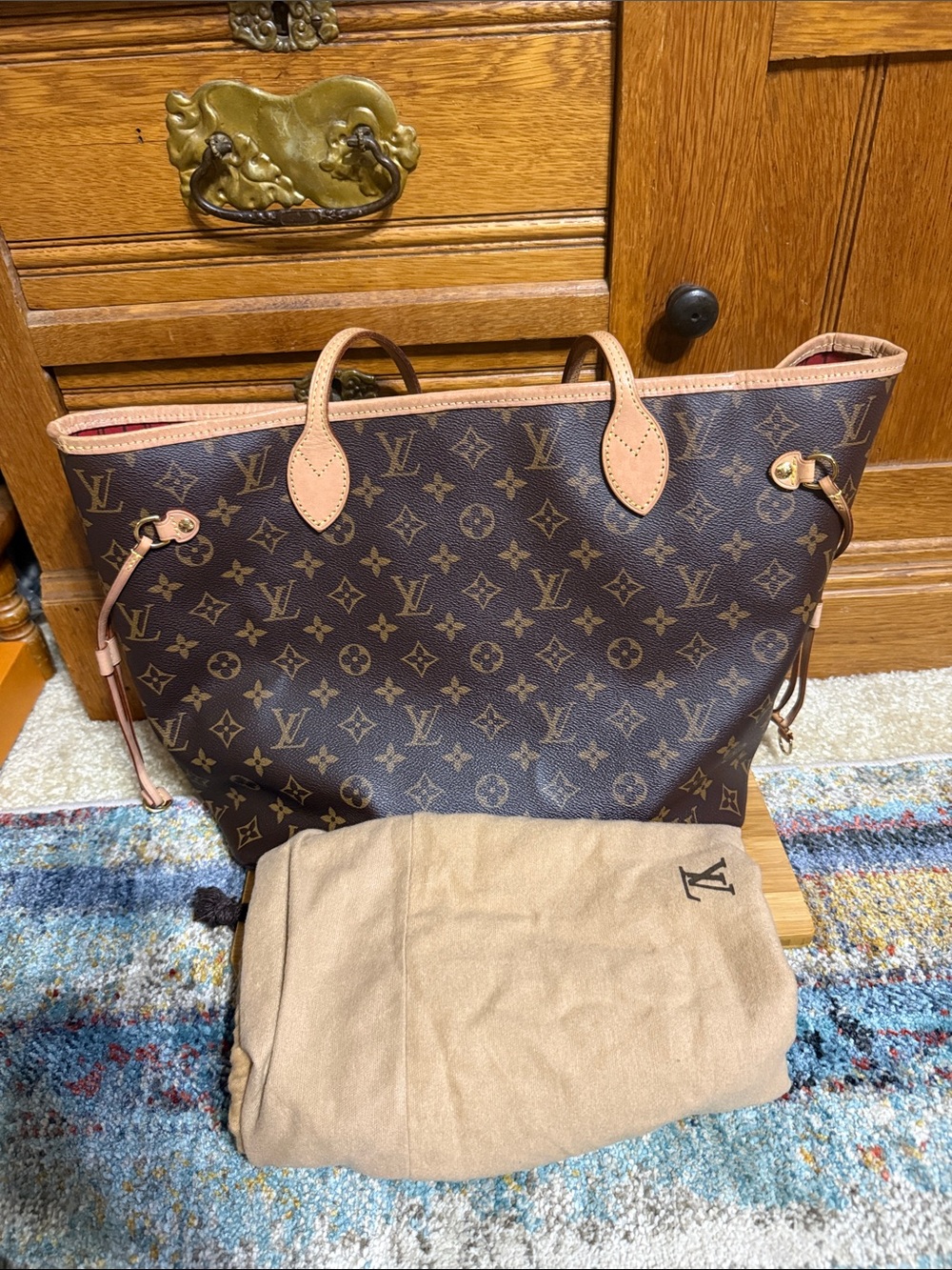 Louis Vuitton Monogram Canvas Neverfull MM.Comes with pouch as well